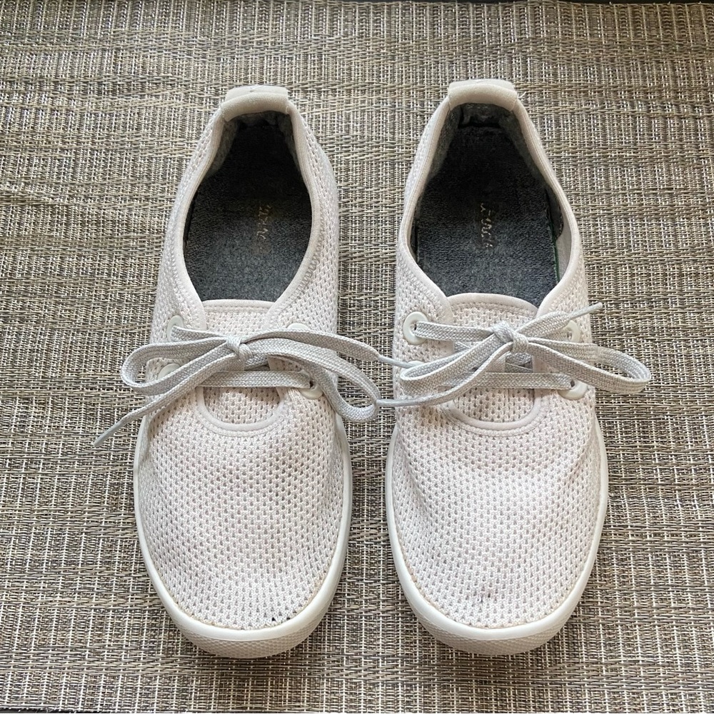 Allbirds Men’s Tree Skippers Size USM 8 in Kaikoura White